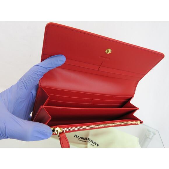 $680 BURBERRY PORTER RED LOGO EMBOSSED LEATHER FLAP CONTINENTAL - Picture 4 of 15